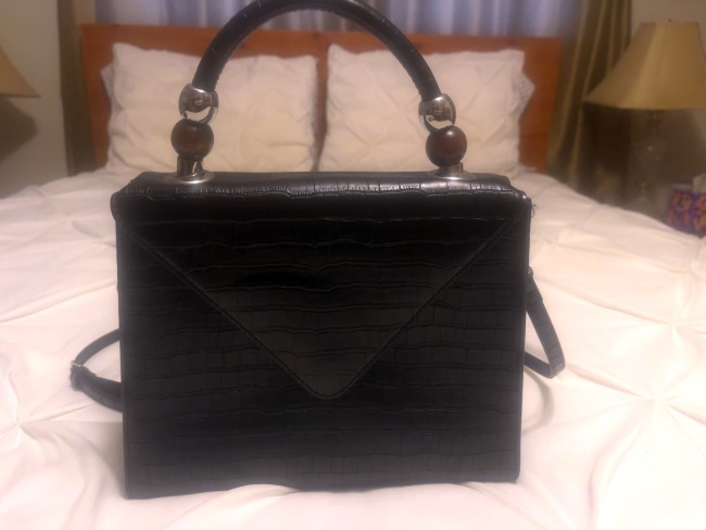 6638 Black purse